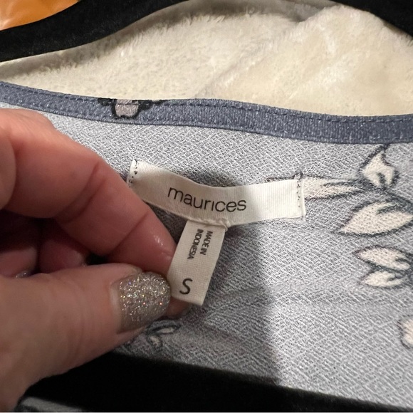 ☀️2/$22☀️ Maurices Grey Floral Tie Up Dress - Picture 3 of 3